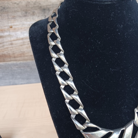Vintage Silver Tone Chunky Link V Shape Collar Chain Statement Necklace - Picture 4 of 7